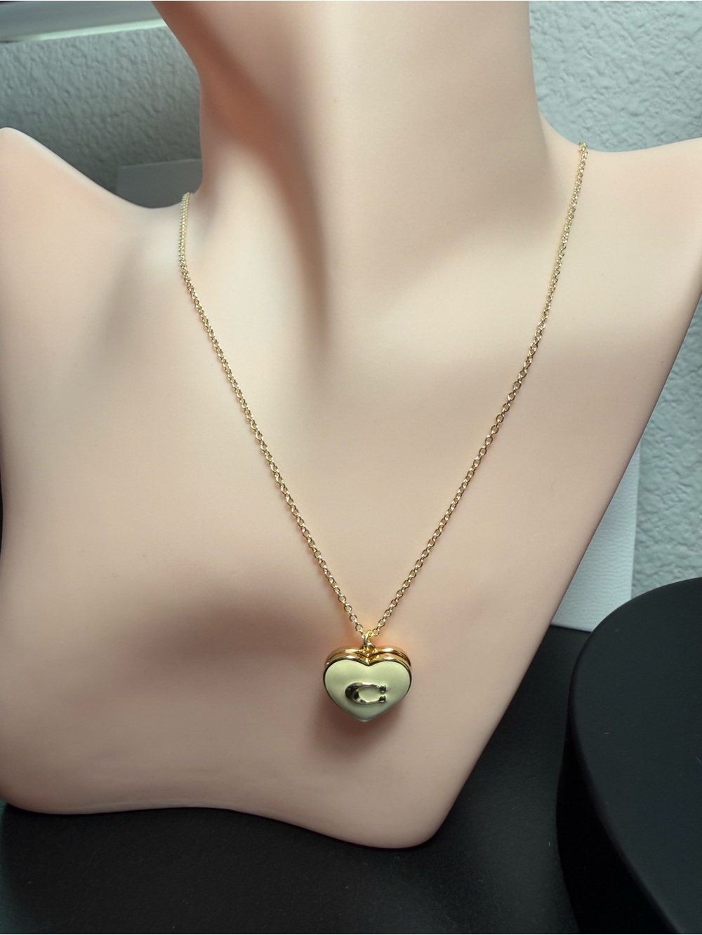 NWT Coach Gold Heart Pendant Necklace Signature C Charm Locket Style 16” + 2”